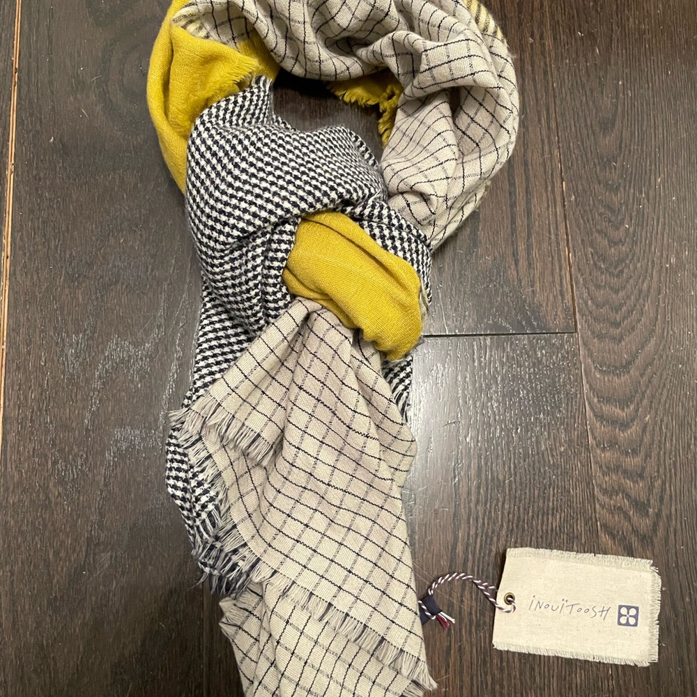 SCARF/SHAWL/WRAP 
INOUIT00SH   70” LONG X 27” WIDE
100% WOOL
